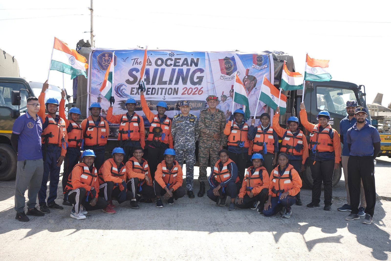 Officers briefing before a Kanyakumari leg